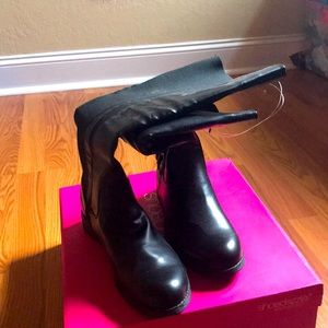 Women black boots